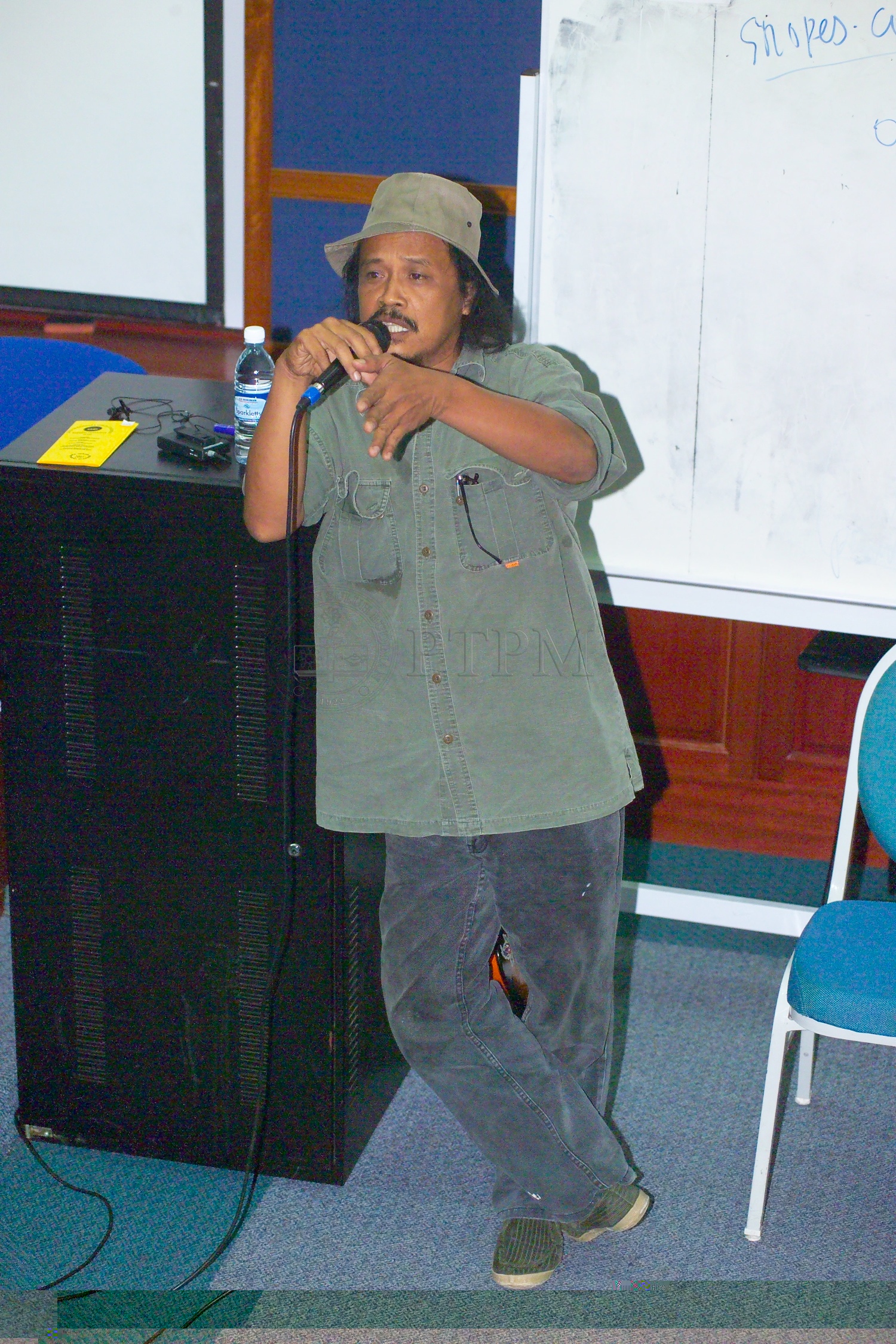 PTPM 05 20 puisi D9X30168